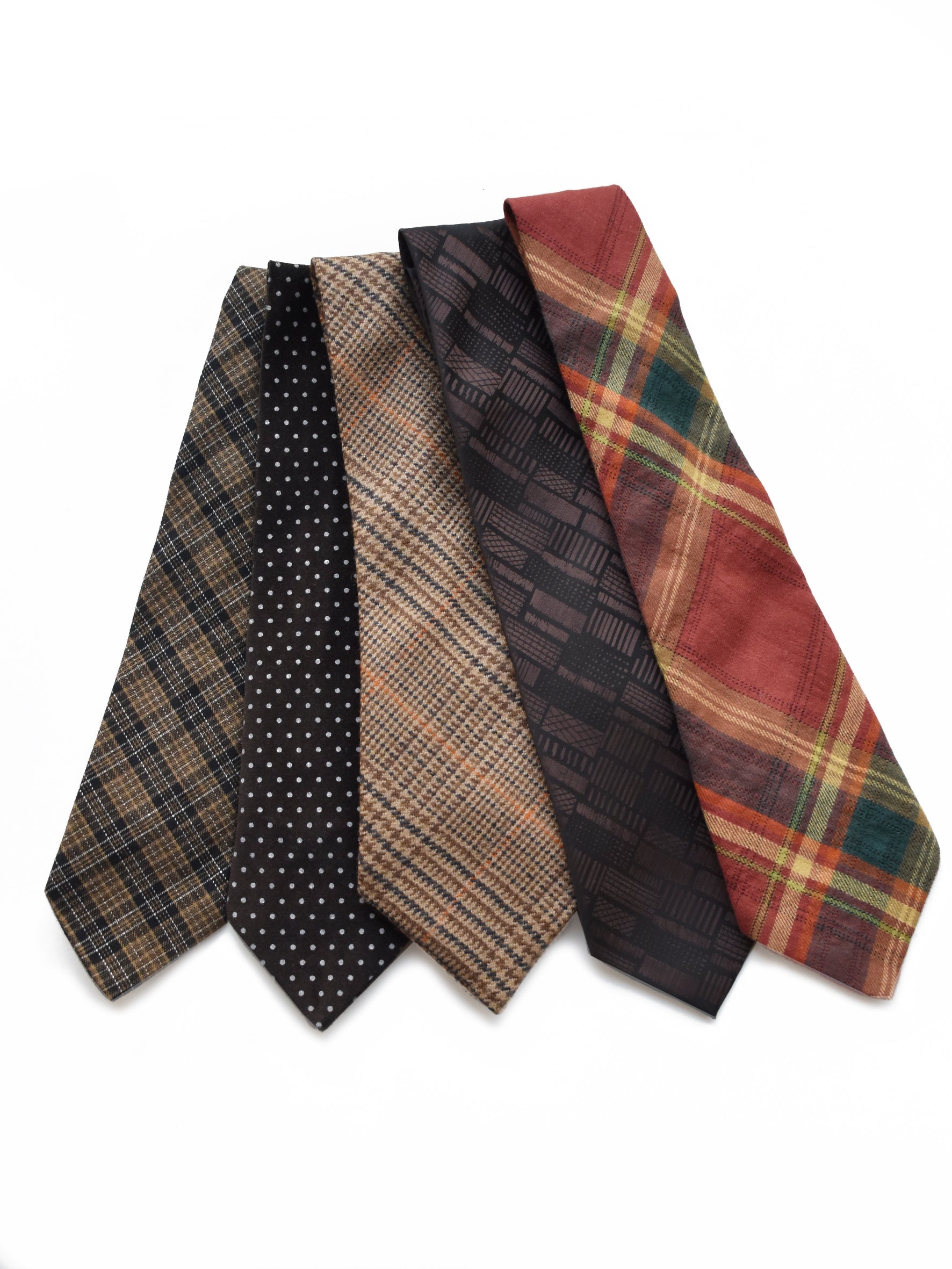 SURPRISE TIE