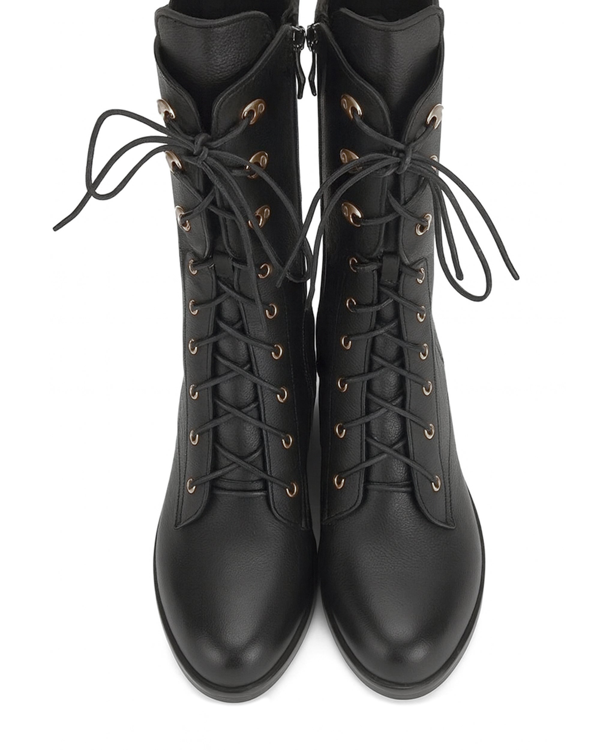 Schnürstiefel
